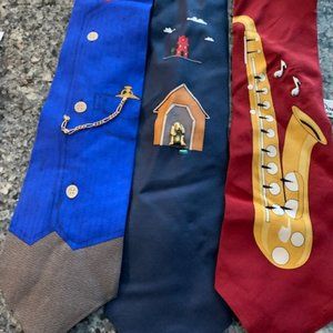 Vicky Davis 3-D affect neck ties